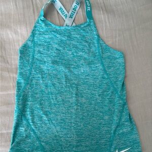 Nike tank L